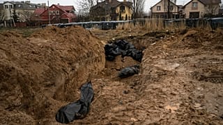Братская могила в Буче, 3 апреля 2022