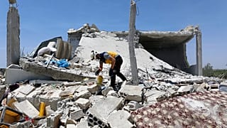 Suriye'de bombardıman sonrası kurtarma çalışmaları