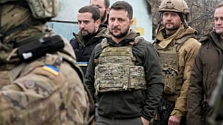 El presidente ucraniano Volodímir Zelenski en Bucha, el lunes 4 de abril de 2022.