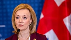 Η Βρετανίδα υπουργός εξωτερικών