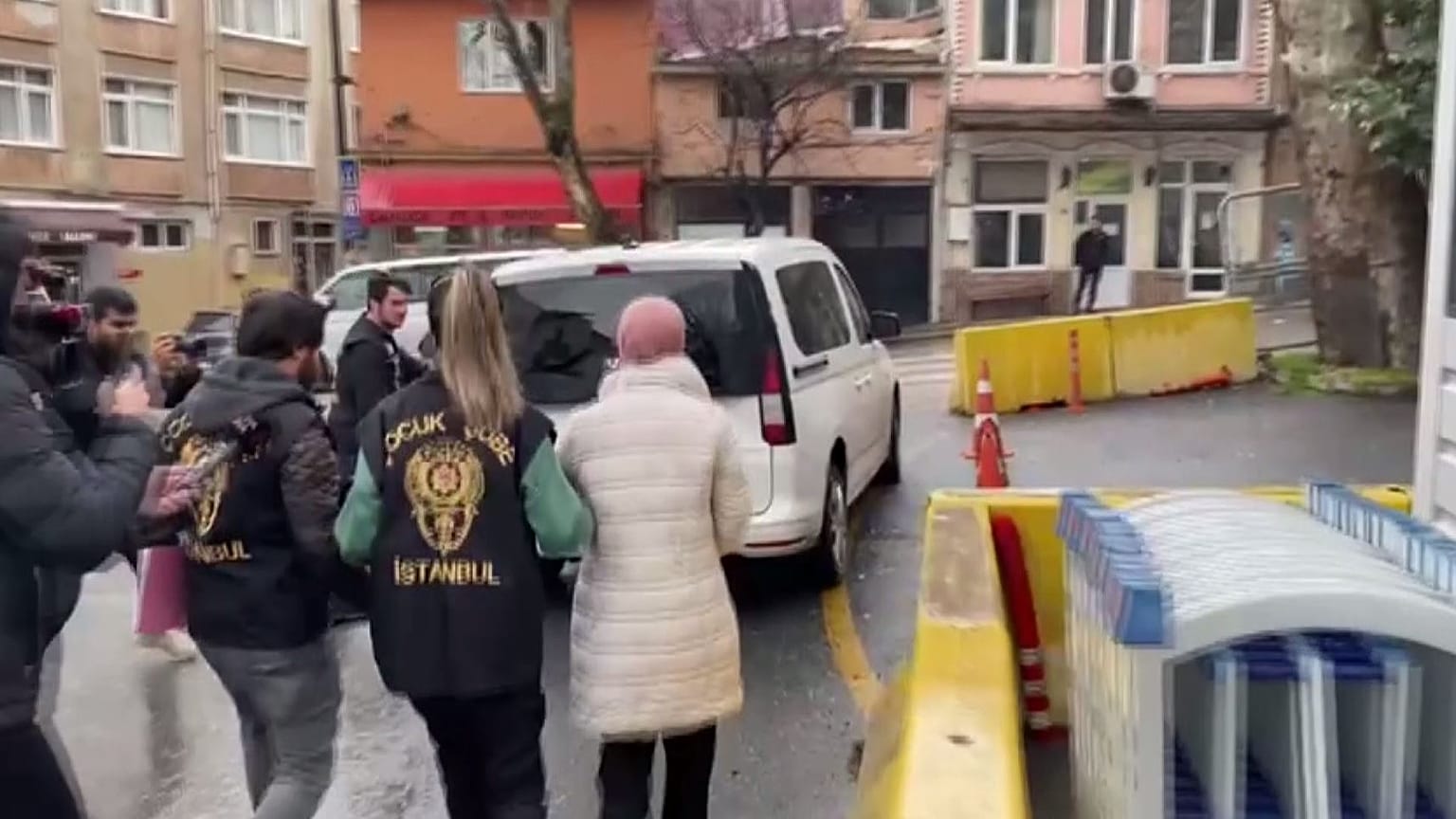 Pendik'te bulunan ve tıp teknikeri Büşra Durmaz'ın sütannelik yaparak "Nisa Mihriban" ismini verdiği bebeğin annesi, adliyeye sevk  edildi.
