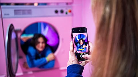 O "Youseum" em Estocolmo não tem obras de arte nas paredes. Em vez disso, a decoração destina-se a servir de fundo para fotos