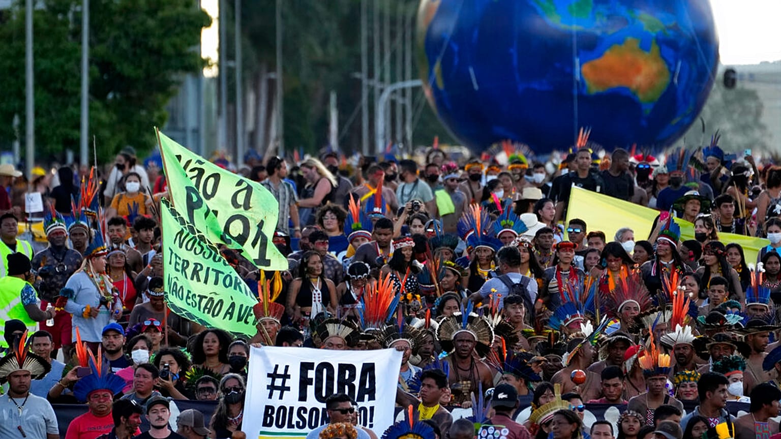 Manifestação contra exploração mineira em território indígena