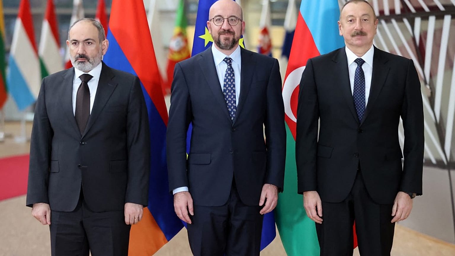 AB Konsey Başkanı Michel, Ermenistan Başbakanı Paşinyan ve Azerbaycan Cumhurbaşkanı Aliyev ile görüştü