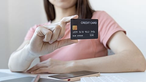 Five grams of plastic particles on average enter the human gastrointestinal tract per person per week. This is roughly equivalent to the weight of a credit card.