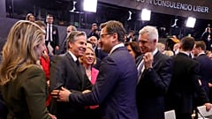 Der US-Außenminister Antony Blinken begrüßt seinen ukrainischen Amtskollegen Dmytro Kuleba