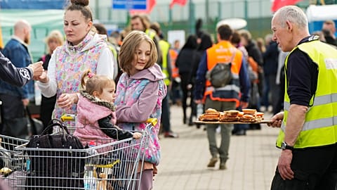 gerade in Polen angekommene Flüchtlinge aus der Ukraine