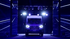 Ford'un Avrupa'daki ilk elektrikli ticari aracı E-Transit, hattan indirildi