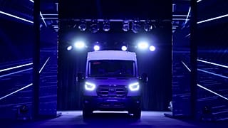 Ford'un Avrupa'daki ilk elektrikli ticari aracı E-Transit, hattan indirildi