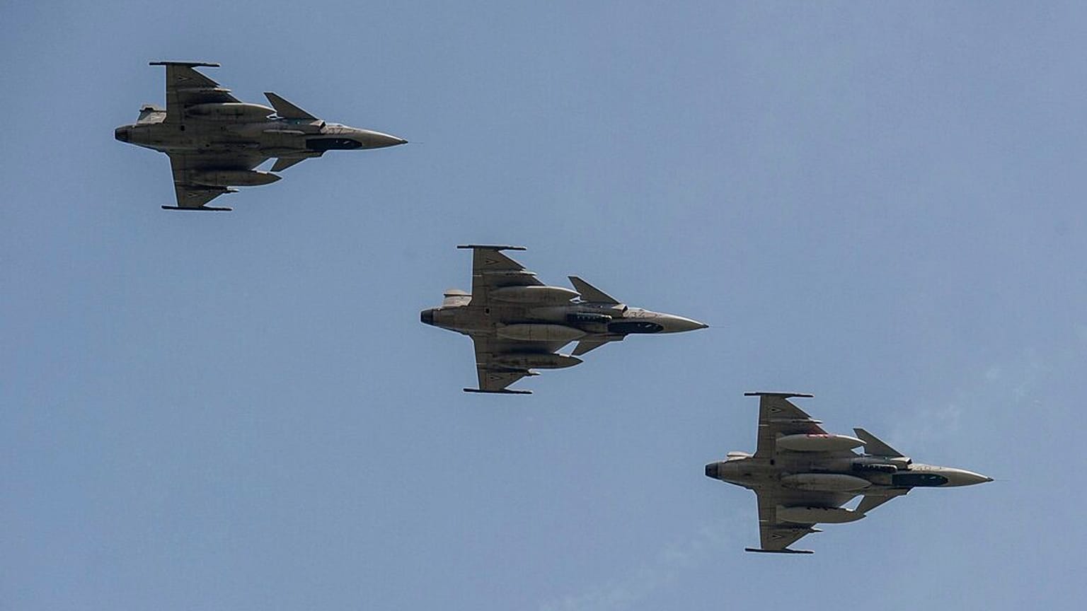Gripenek gyakorlatoznak Kecskeméten 