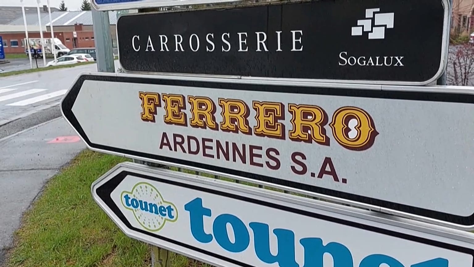 Per la Ferrero Ardennes, ad Arlon, di là.  