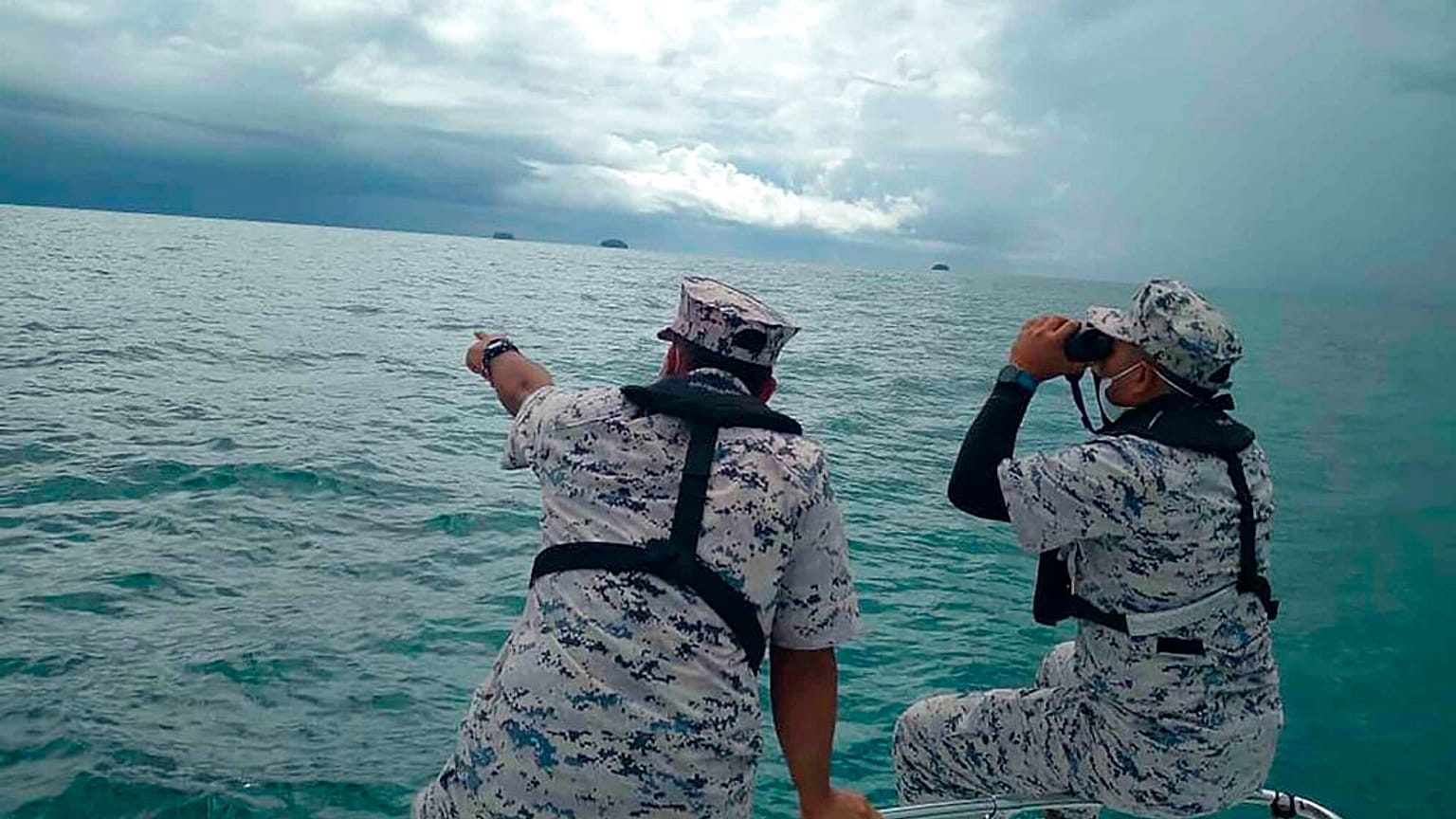 Search and rescue operation for foreign divers off the coast of Johor's Mersing, Malaysia