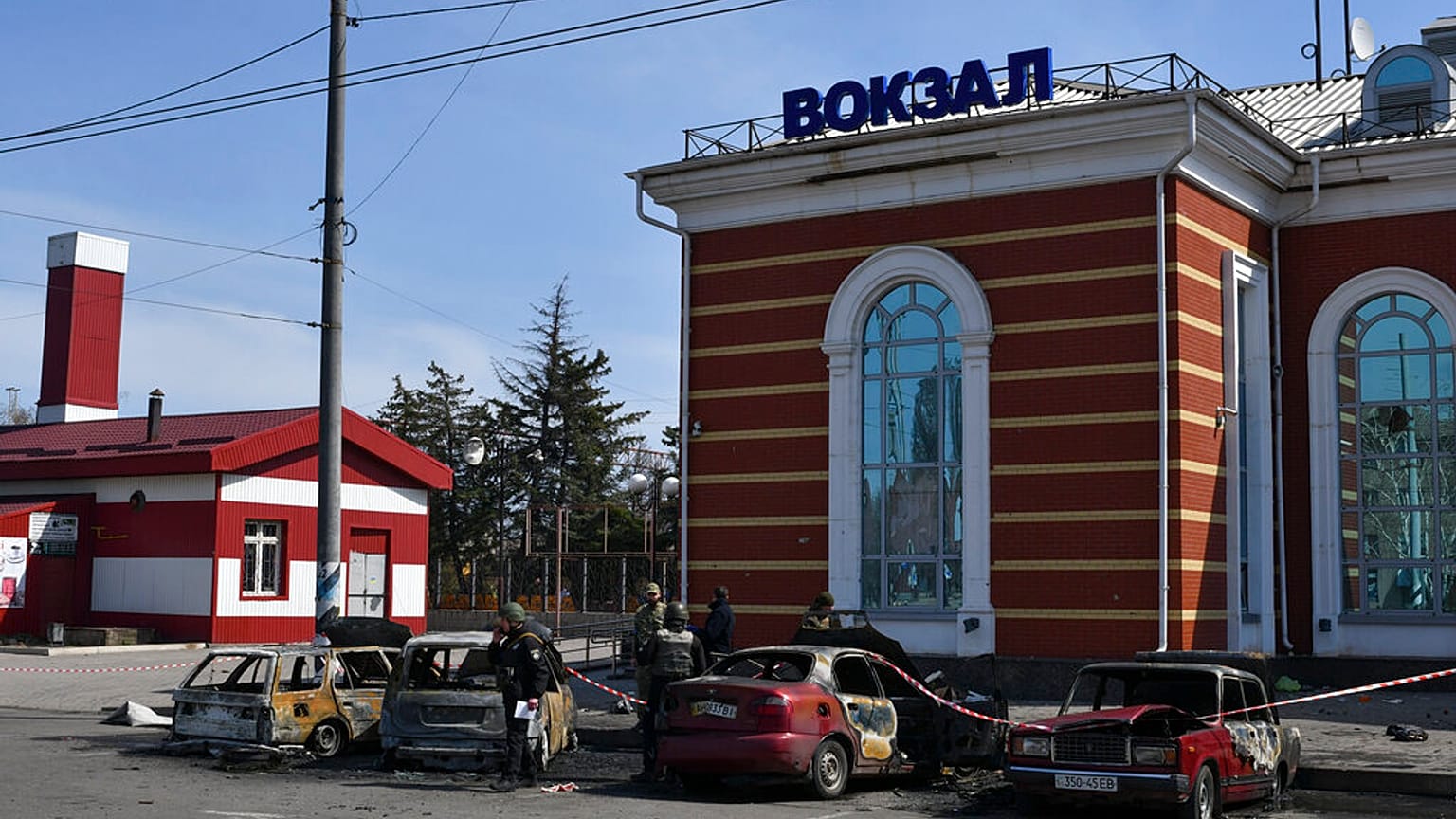 A Kramatorszki pályaudvar a rakétatámadás után 