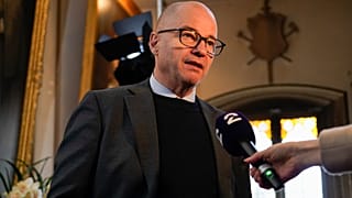 Norveç Savunma Bakanı Enoksen