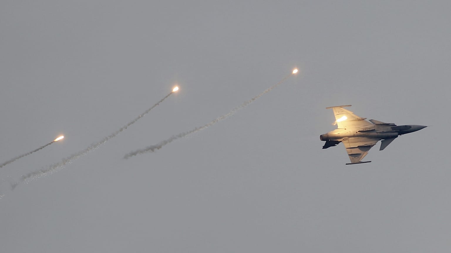 Magyar honvédségi Gripen vadászgép ausztriai légibemutatón
