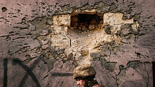 Les forces armées se préparent.