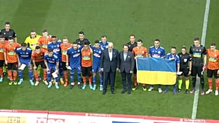 Une minute de silence a été observée avant le match.
