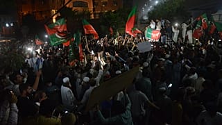 Pakistan'da eski başbakan Han'a destek gösterisi yapıldı