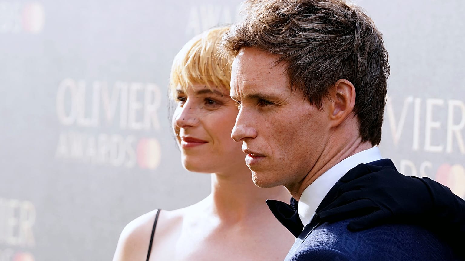 'Cabaret' stars Eddie Redmayne and Jessie Buckley at the Olivier Awarda