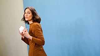 Anne Spiegel entschuldigt sich am 10. April für ihren Familienurlaub inmitten der Flutkatastrophe im Ahrtal.