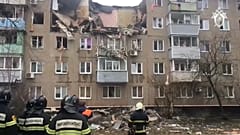 Разрушенный подъезд дома