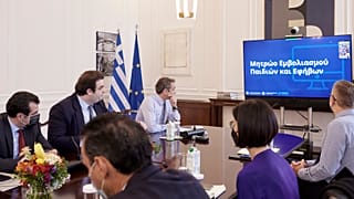Σύσκεψη στο Μαξίμου για το ψηφιακό βιβλιάριο υγείας παιδιού