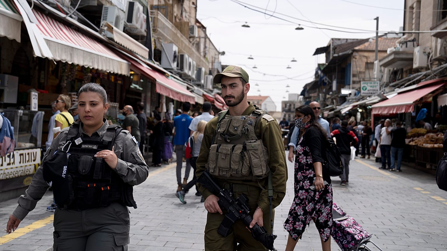 عناصر من الشرطة الإسرائيلية في مدينة القدس. 