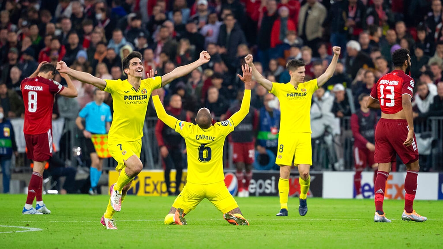 Jogadores do Villarreal celebram passagem às meias-finais da Liga dos Campeões