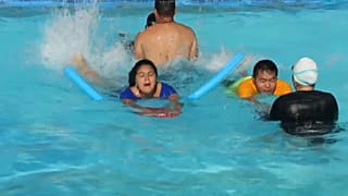 Las clases, que son gratuitas, incluyen técnicas de sobrevivencia y primeros auxilios.