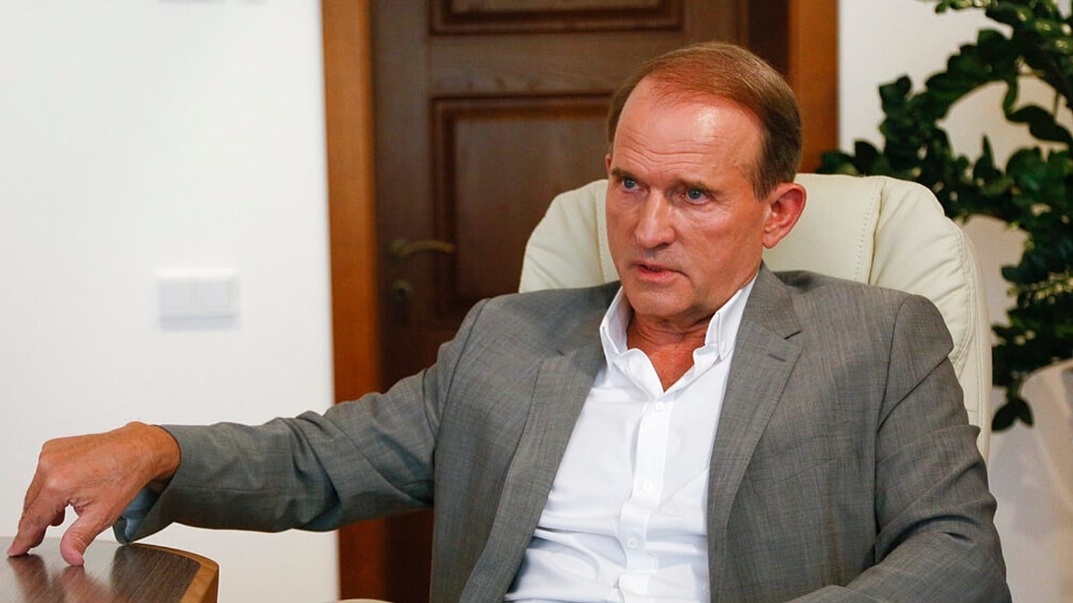 Viktor Medvedcsuk az Associated Pressnek adott interjú közben 2019.július 12-én