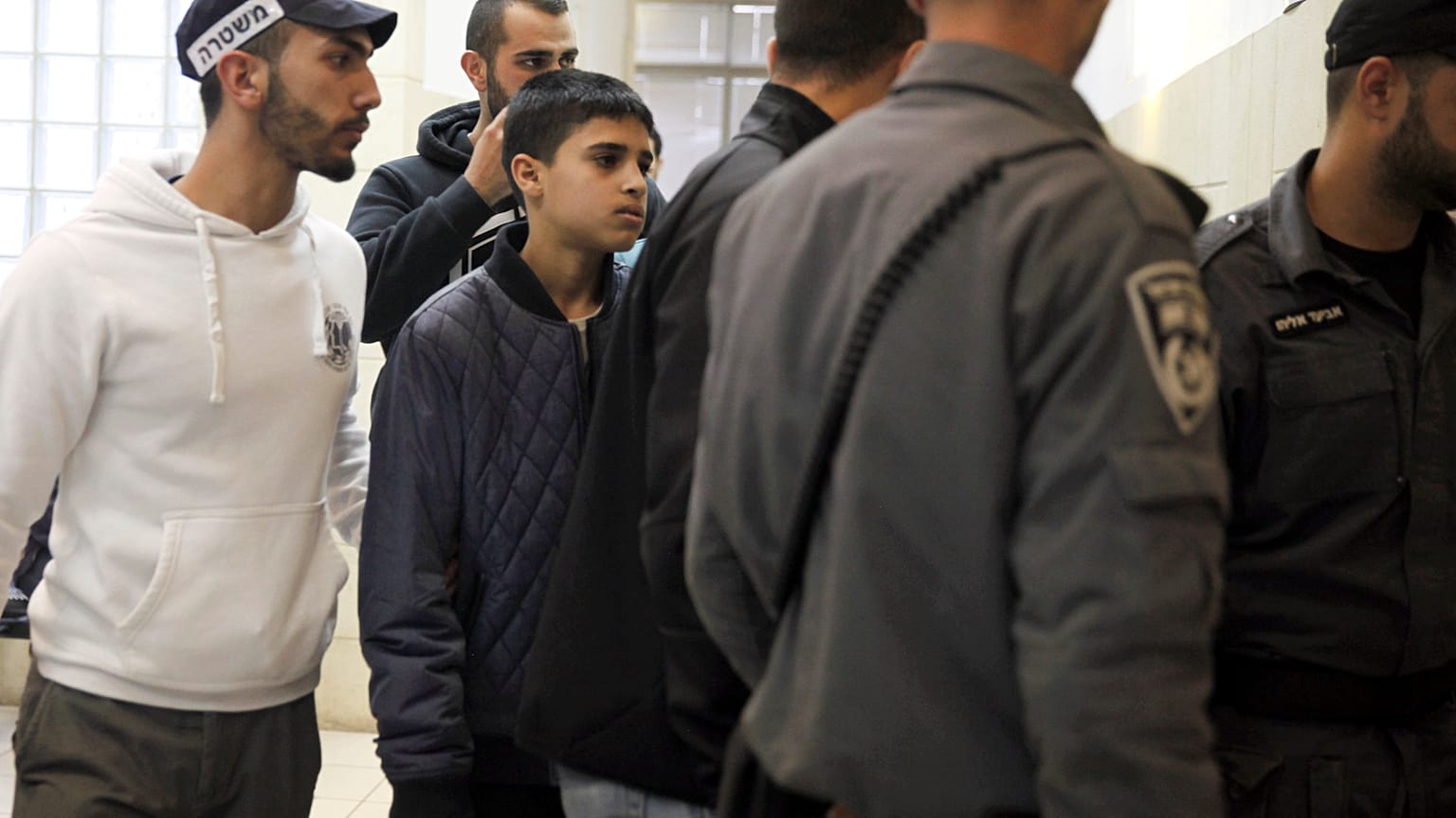 أحمد مناصرة، 13 عامًا أمام محكمة إسرائيلية في القدس المحتلة. 