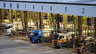 Betankung von Lastwagen in Wesseling