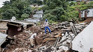 Güney Afrika'da sel ve toprak kaymaları can kayıplarına neden oldu