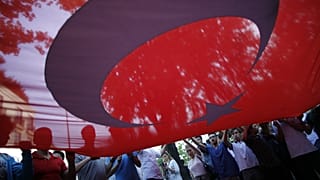 Almanya'nın Berlin kentinde gösteri düzenleyen Türkler