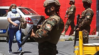 Controles del Ejército en San Salvador, 27 de marzo de 2022.