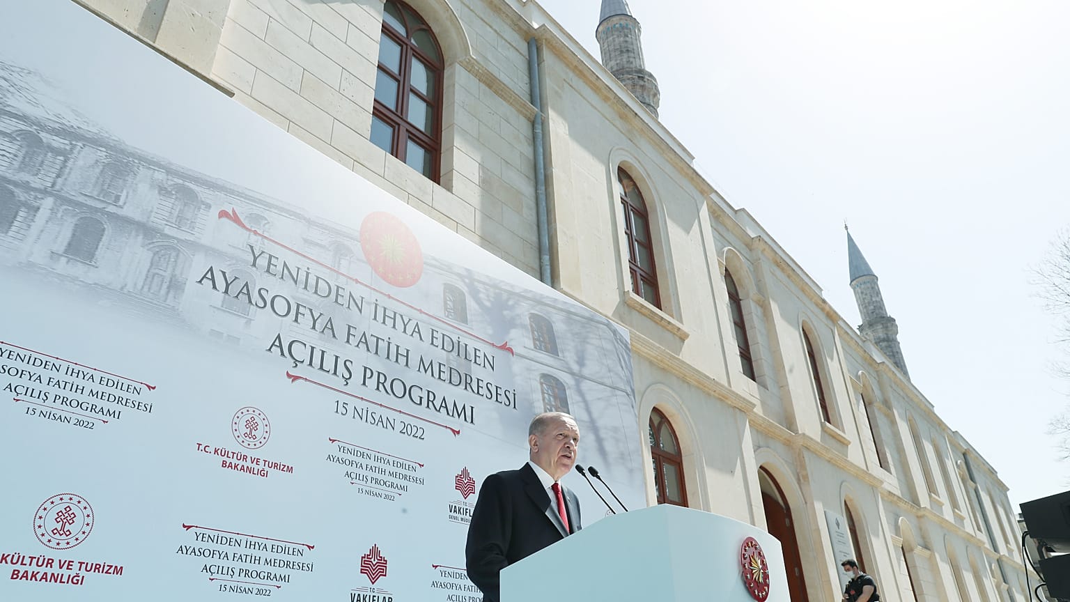 Cumhurbaşkanı Recep Tayyip Erdoğan, Kültür ve Turizm Bakanlığı Vakıflar Genel Müdürlüğünce yeniden ihya edilen Ayasofya Fatih Medresesi'nin açılışına katılarak konuşma yaptı
