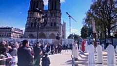 Nagypéntek a Notre-Dame katasztrófája után három évvel Párizsban 