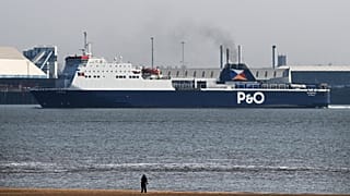 A P&O egyik kompja