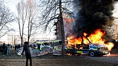 Jagdszenen in Örebro - ein Dutzend Polizistinnen und Polizisten wurden verletzt 