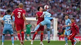 مباراة بين ليفربول ومانشستر سيتي