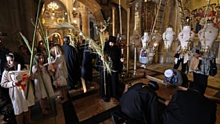 La fête de Pâques correspond à la commémoration de la résurrection de Jésus-Christ, telle que relatée dans la Bible
