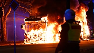 İsveç'te 'Kur'an-ı Kerim yakılması' olayları: 20 polis aracı yakıldı, 26 kişi tutuklandı