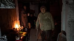 Пожилая женщина в Буче, 4 апреля 2022 г.