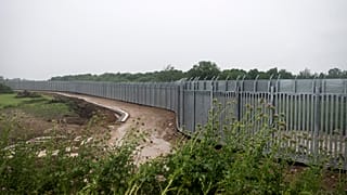 Greek authorities have installed a steel border wall along the Evros river.