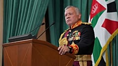 العاهل الأردني الملك عبد الله الثاني يلقي كلمة أمام مجلس النواب في عمان، الأردن.