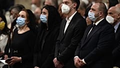 Ο ΔΗΜΑΡΧΟΣ ΜΕΛΙΤΟΠΟΛΗΣ ΣΤΟ ΚΕΝΤΡΟ ΠΑΡΑΚΟΛΟΥΘΕΙ ΤΗΝ ΑΝΑΣΤΑΣΙΜΗ ΛΕΙΤΟΥΡΓΙΑ ΣΤΟ ΒΑΤΙΚΑΝΟ
