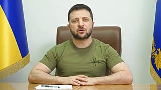 Le président ukrainien Volodymyr Zelensky s'exprimant depuis Kyiv, en Ukraine, dimanche 17 avril 2022.