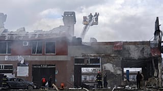 Destrucción de los bombardeos rusos en Leópolis