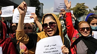Афганские женщины протестуют против ограничения своих прав талибами, 3 сентября 2021 г. 