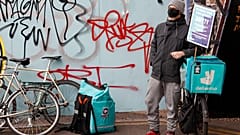 Estafeta da Deliveroo em Londres, durante greve em 2021